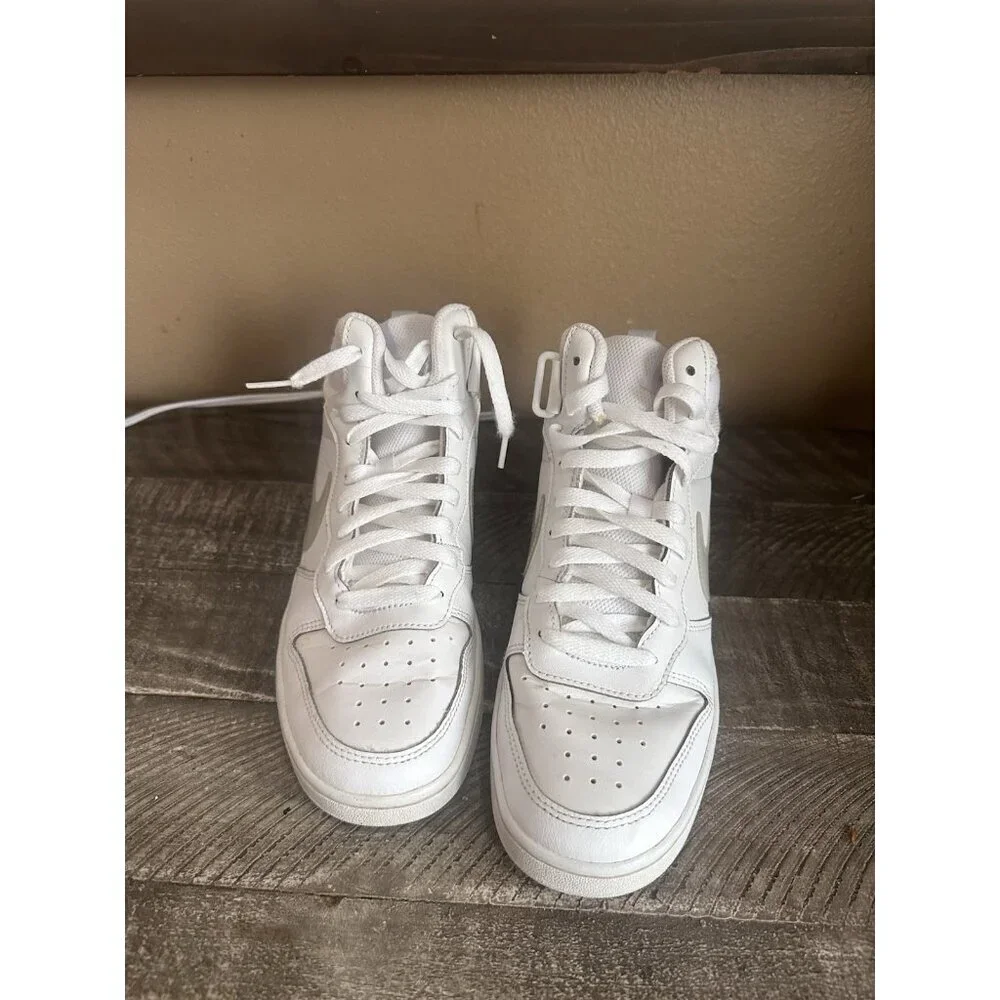 Nike Big Kids Size 7y Court Borough Mid 839977-100 White Basketball Shoes